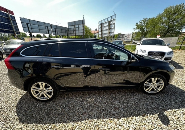 Volvo V60 cena 33600 przebieg: 273000, rok produkcji 2011 z Białystok małe 254